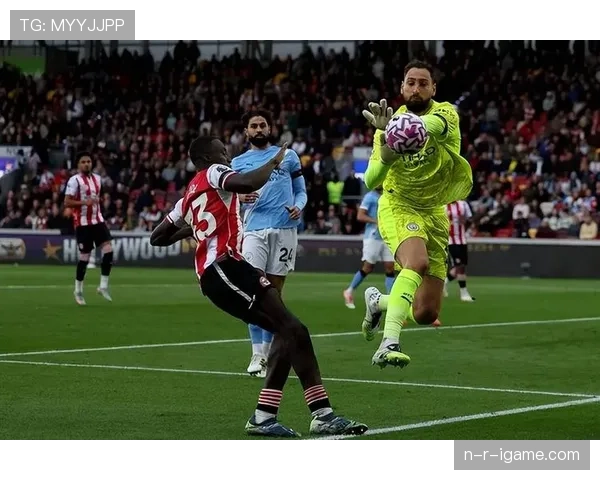 曼城防线稳如磐石：稳定性成球队冲冠关键支柱