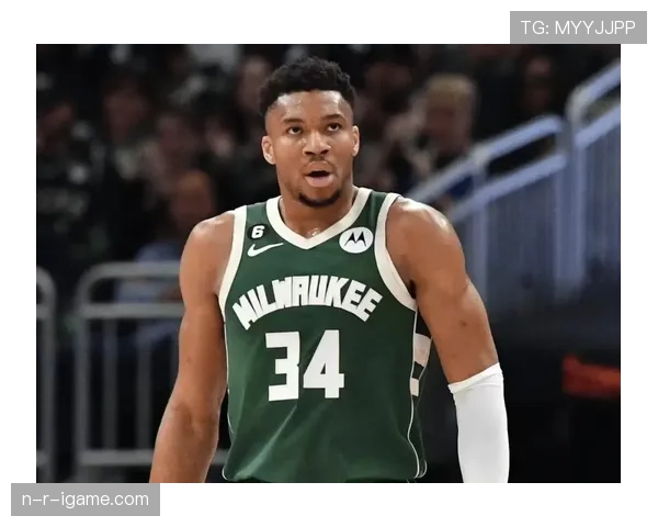 “阿德托昆博联手利拉德：雄鹿双星闪耀新赛季，誓夺总冠军再创辉煌”