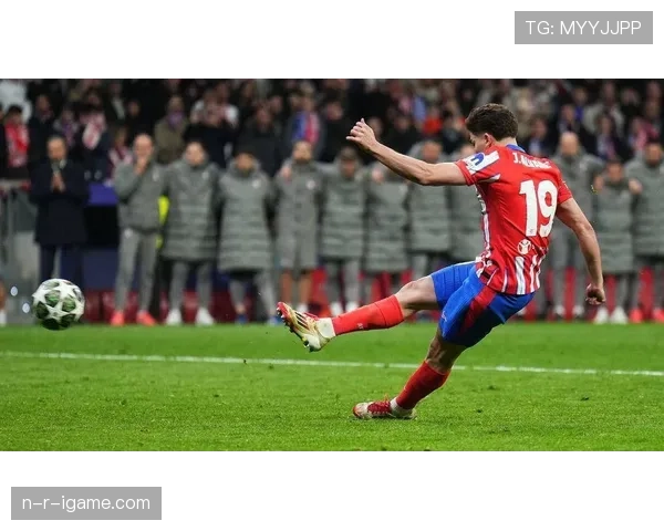 阿尔瓦雷斯家庭背景曝光：出身普通家庭，父母支持其足球生涯