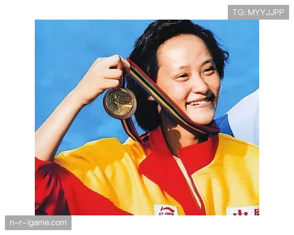 跳水女皇当年拿金牌的年纪，我还在为体育课跳远及格发愁